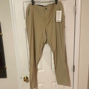 Lululemon Men's Khaki Trench Commission Golf Pant Classic Tapered 36x32